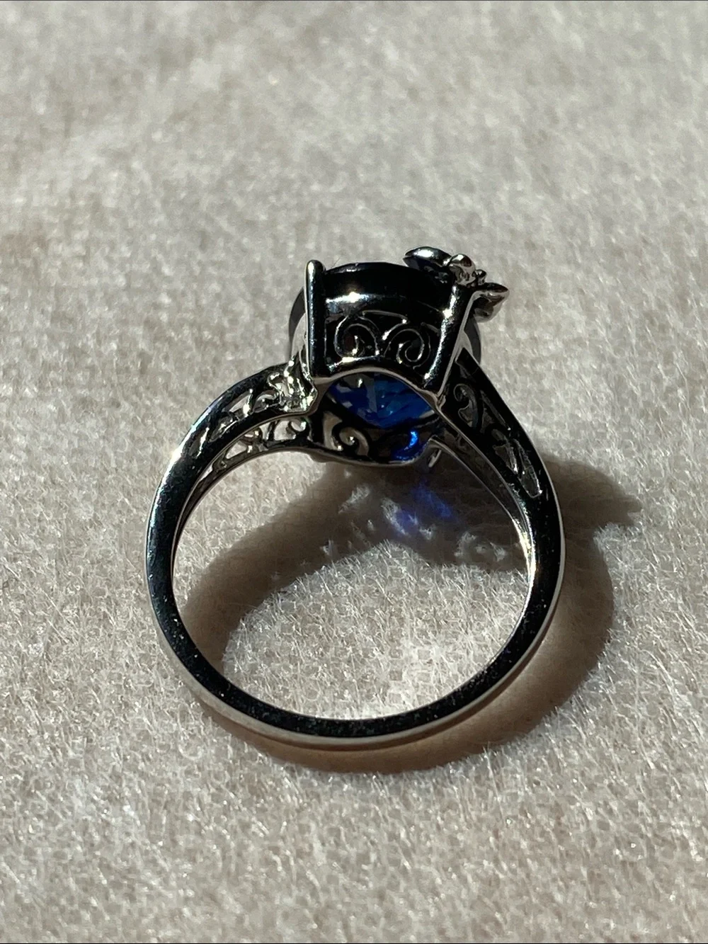Elegant 10k White Gold Statement Ring Oval Sapphire Solitaire Butterfly Accents - Picture 6 of 6